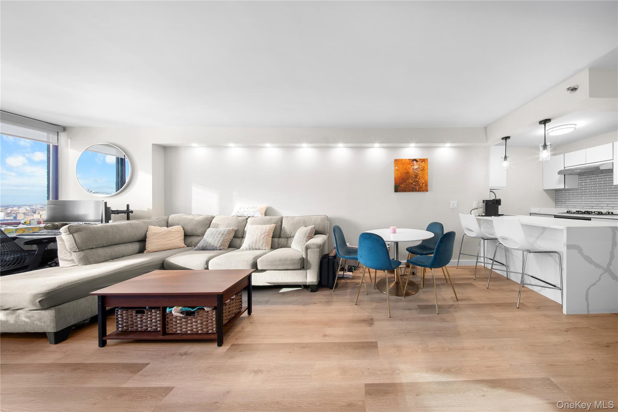 #7 photo, 4-74 48th Avenue, كوينز Long Island City , NY 11109