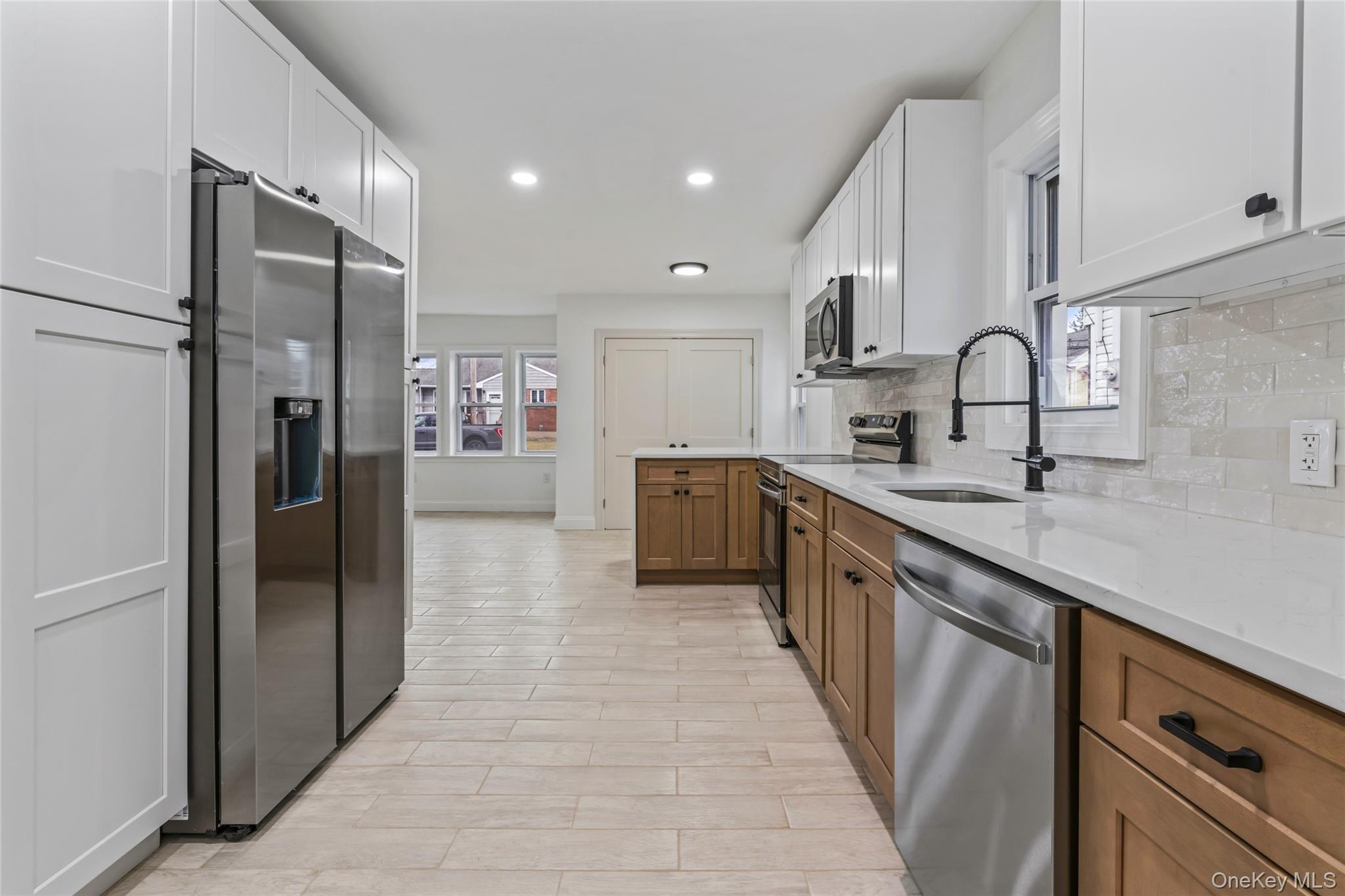 #4 photo, 3322 Parkway Drive, מחוז נסאו Baldwin Harbor , NY 11510