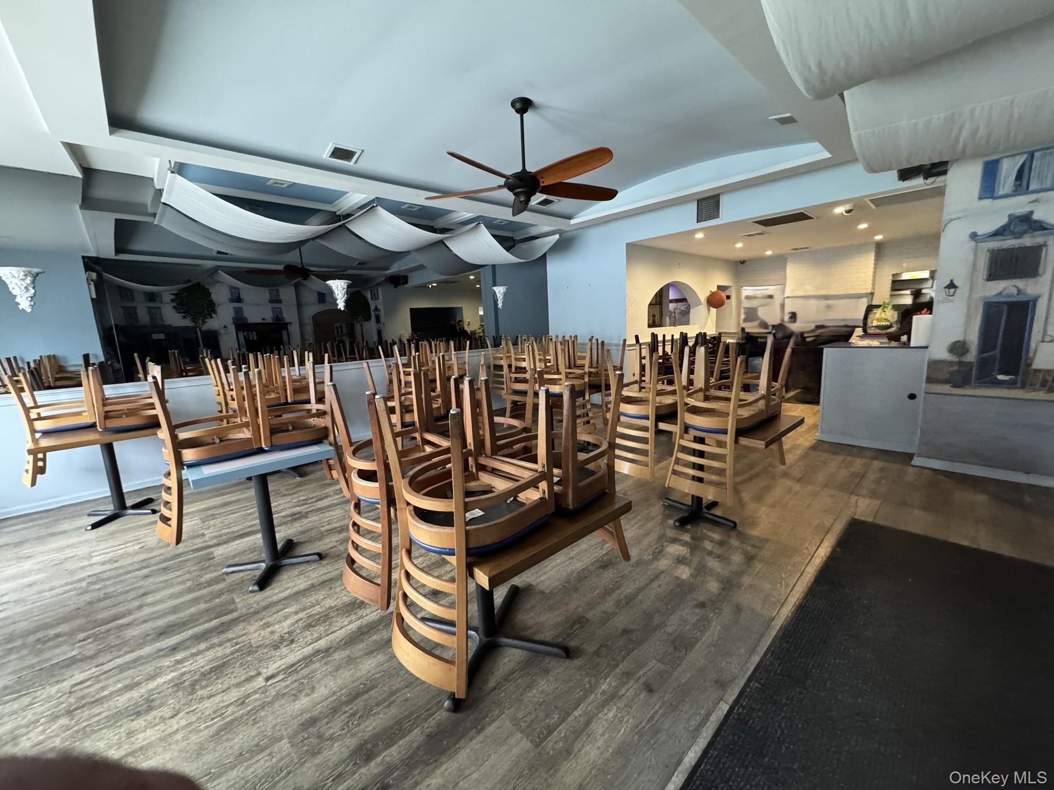 #1 photo, 25317 Northern Boulevard, लिटिल नेक Little Neck , NY 11362