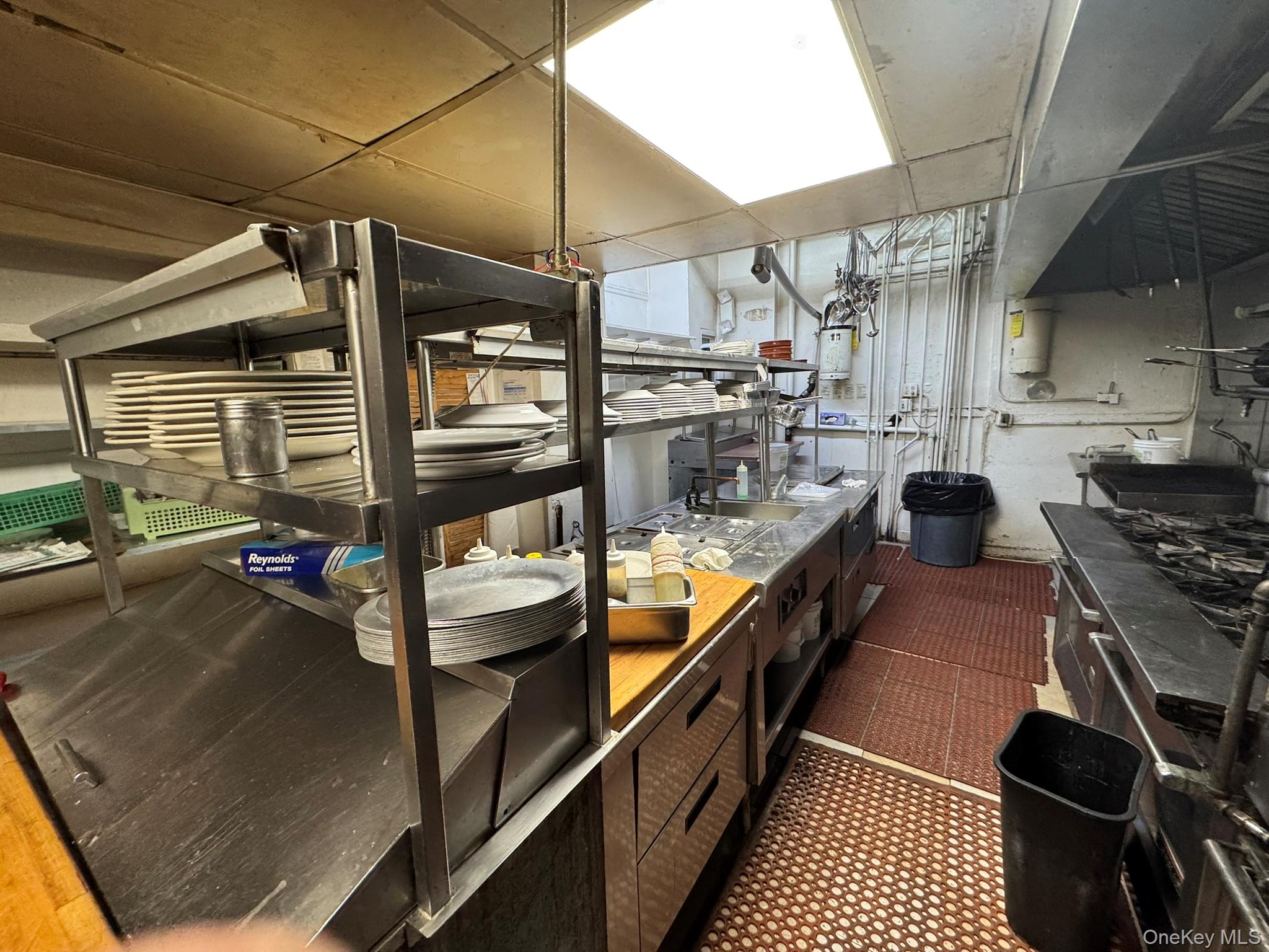 #2 photo, 25317 Northern Boulevard, लिटिल नेक Little Neck , NY 11362