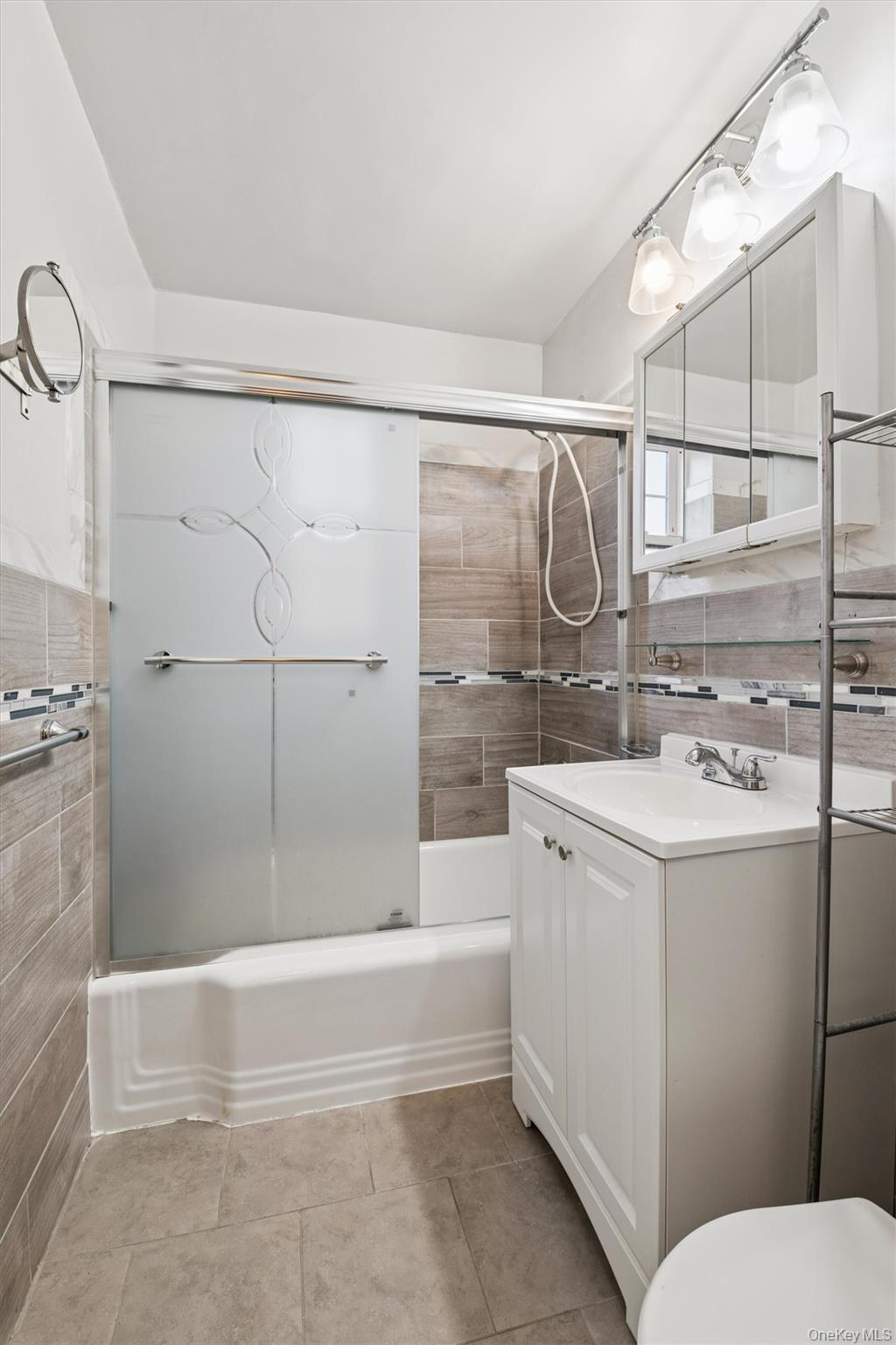 #10 photo, 139-09 84th Drive, Briarwood , NY 11435