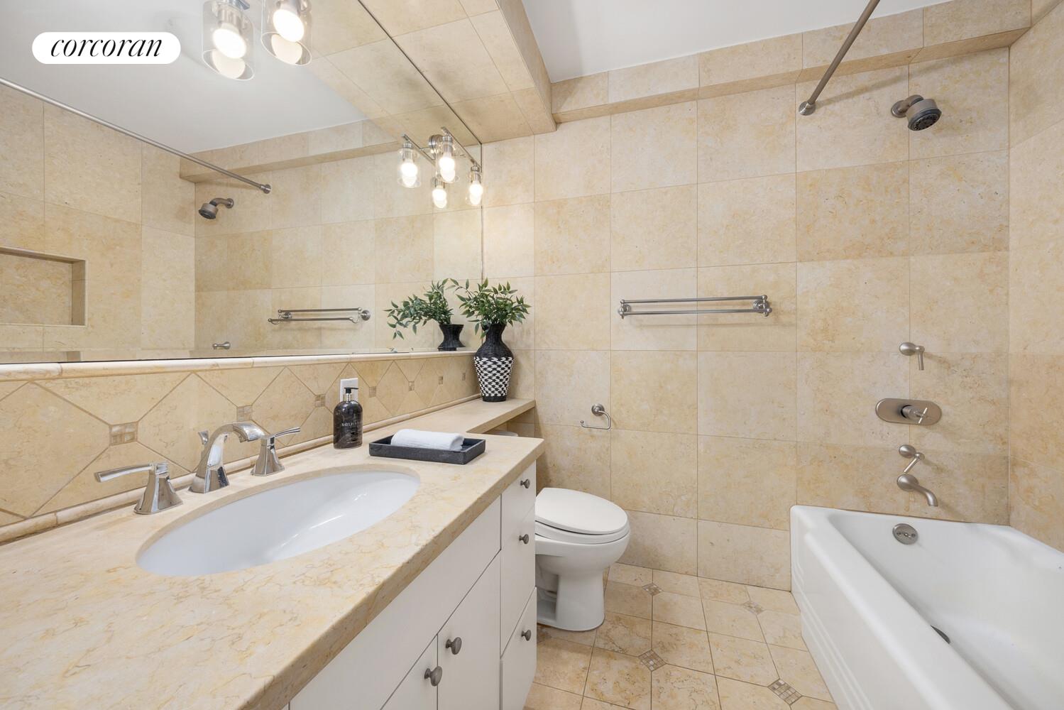 #5 photo, 215 E 79TH Street, Yorkville , NY 10075