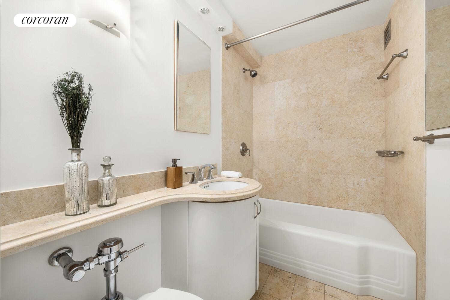 #8 photo, 215 E 79TH Street, Yorkville , NY 10075