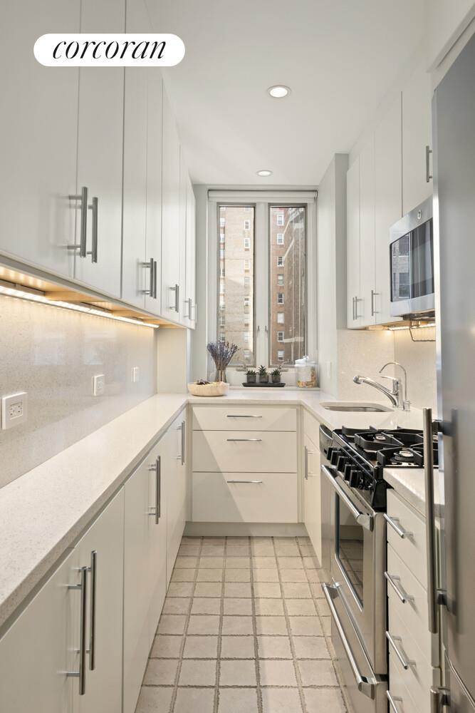 #8 photo, 2 SUTTON Place S, Sutton Place , NY 10022