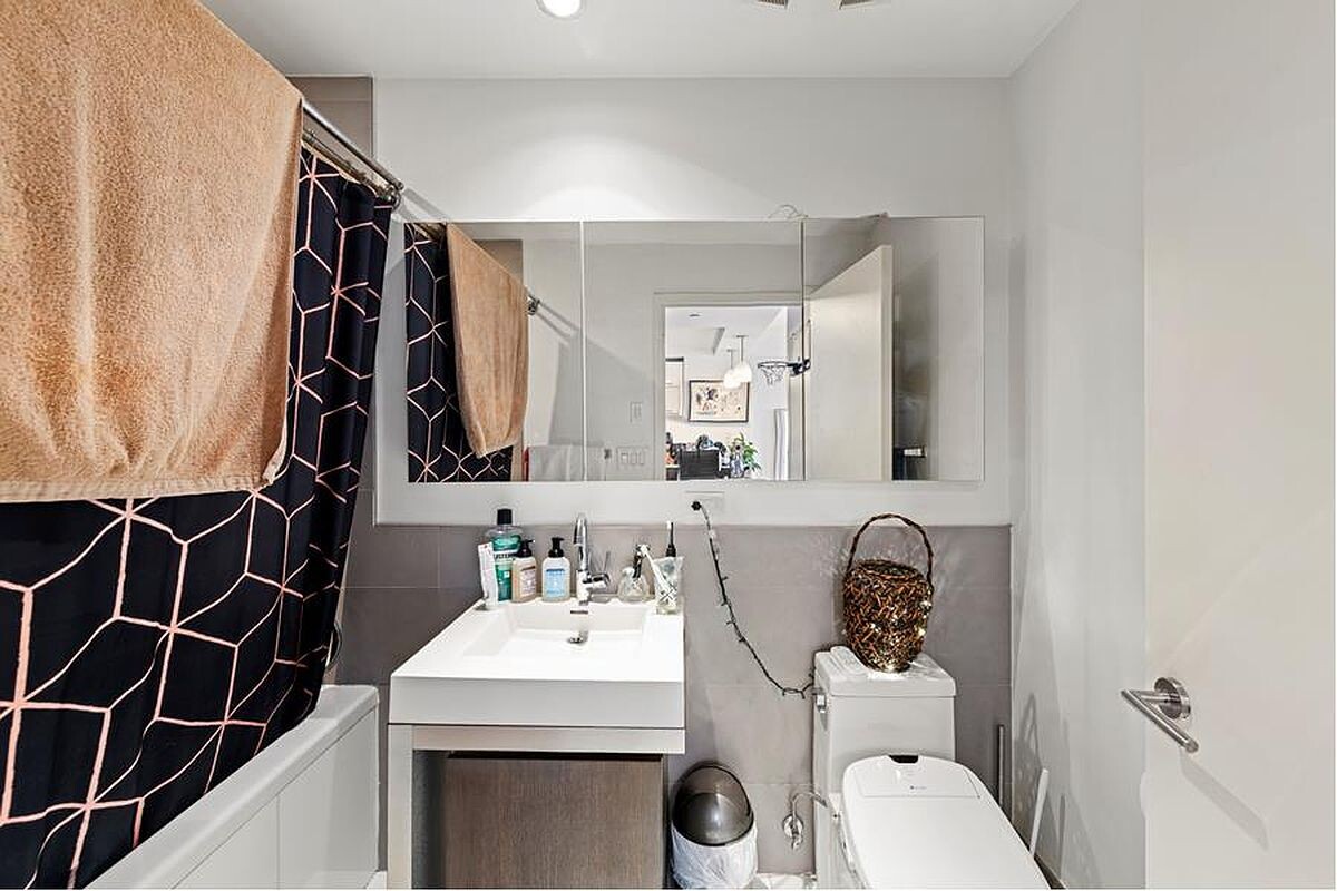 #4 photo, Brooklyn, ब्रुकलीन Williamsburg , NY 11211