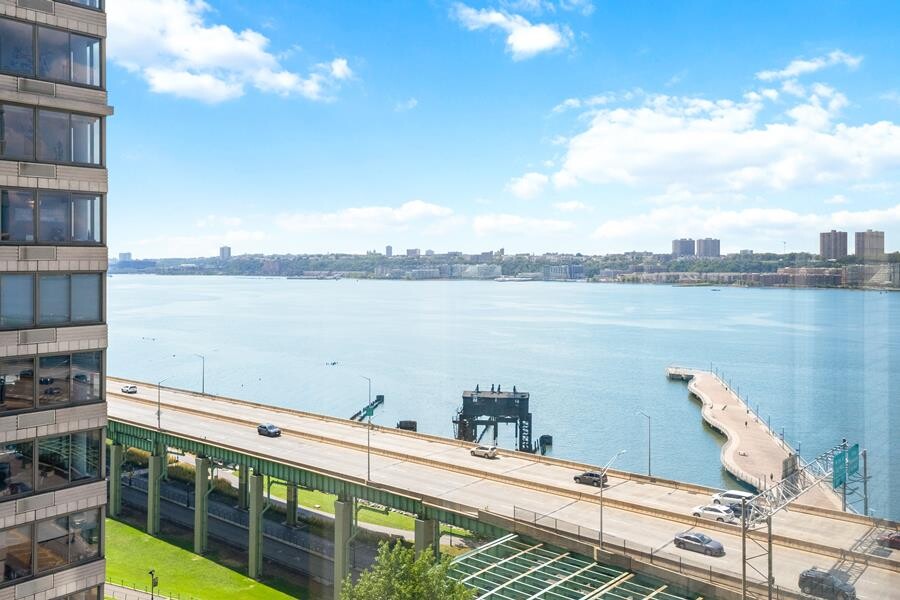 #1 photo, 220 RIVERSIDE Boulevard, 맨해튼 Lincoln Square , NY 10069