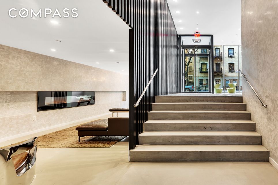 #11 photo, 540 W 49th Street, Hell's Kitchen , NY 10019