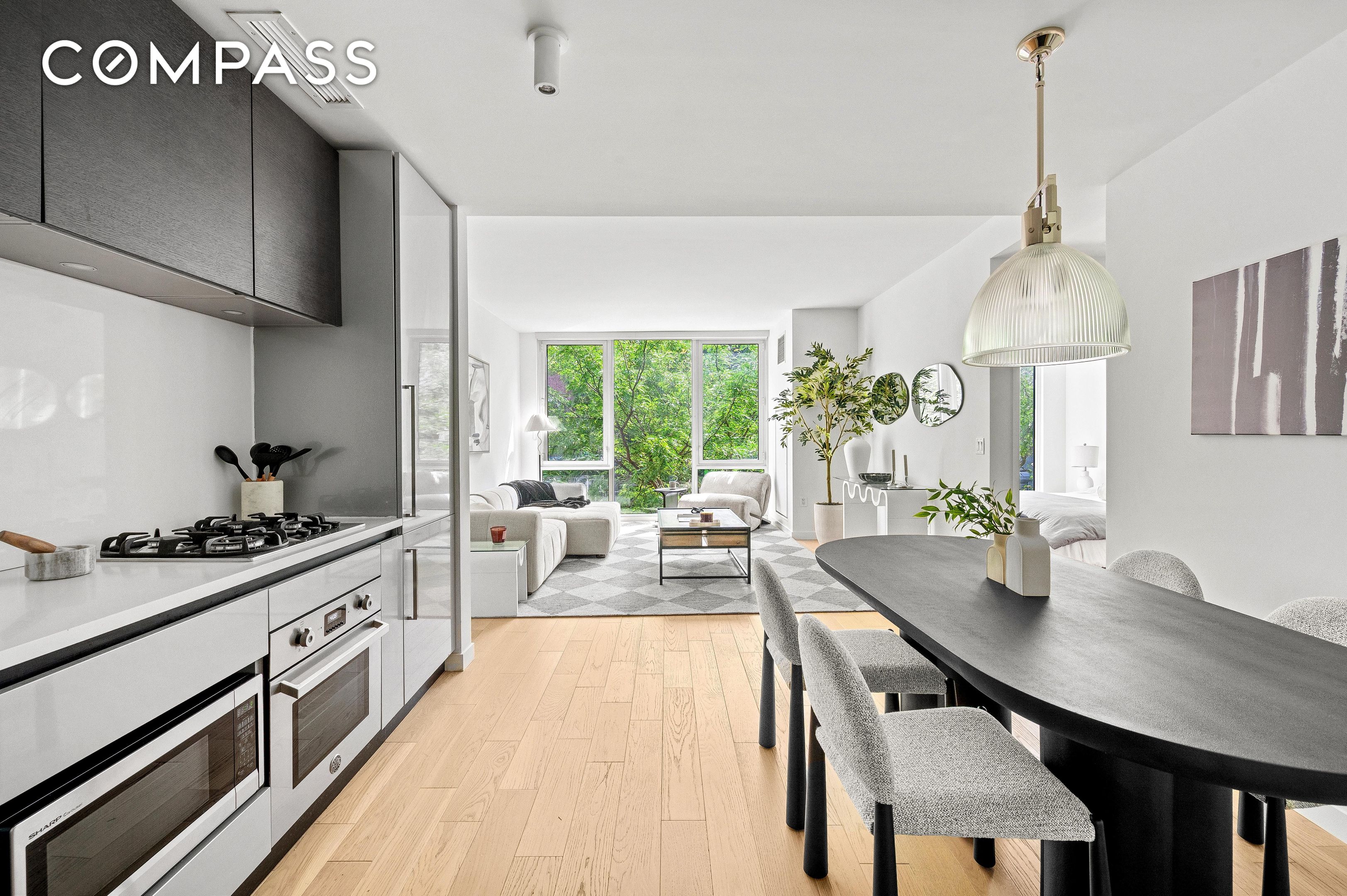 #5 photo, 540 W 49th Street, Hell's Kitchen , NY 10019