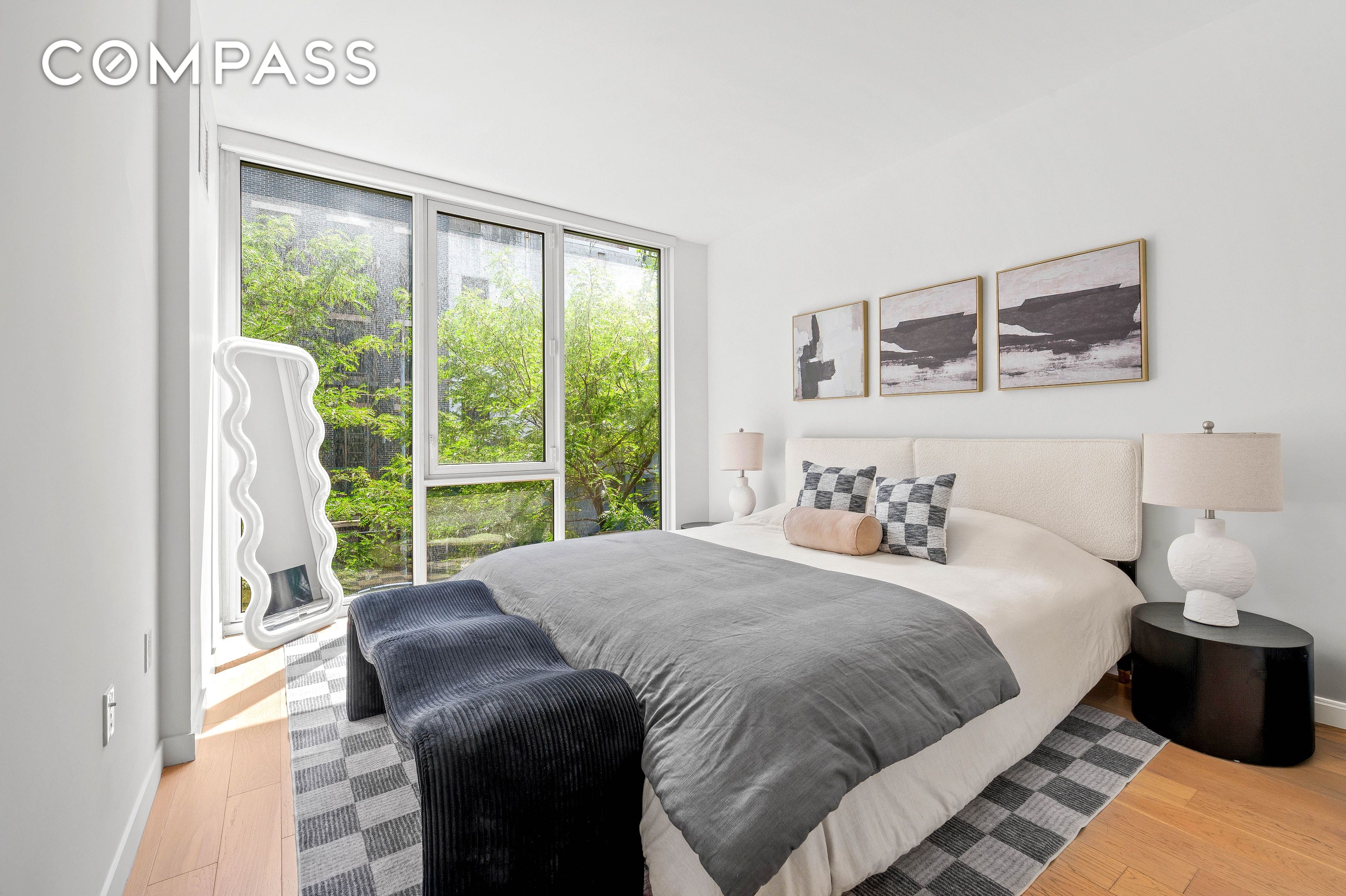 #7 photo, 540 W 49th Street, Hell's Kitchen , NY 10019