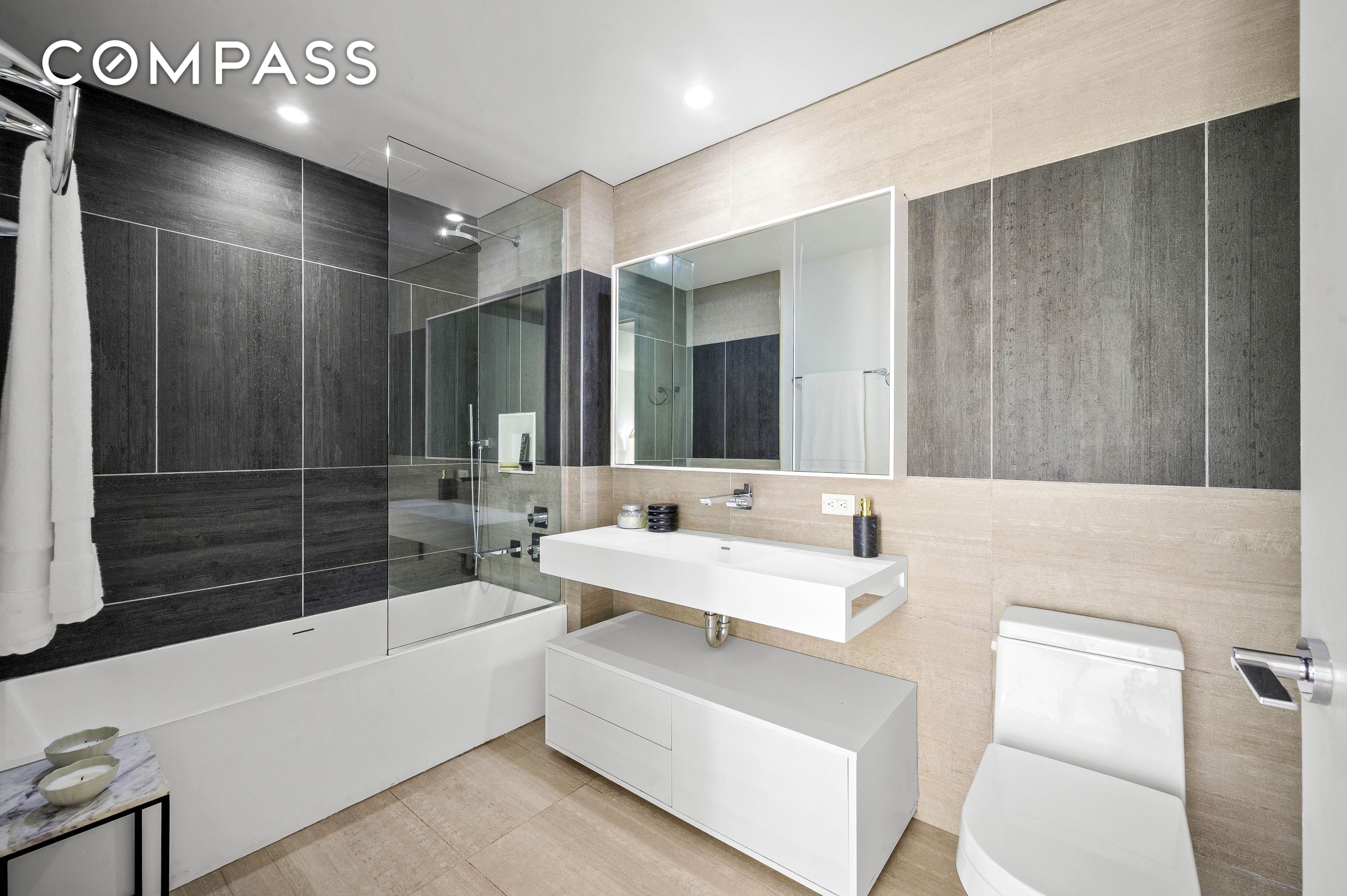 #8 photo, 540 W 49th Street, Hell's Kitchen , NY 10019