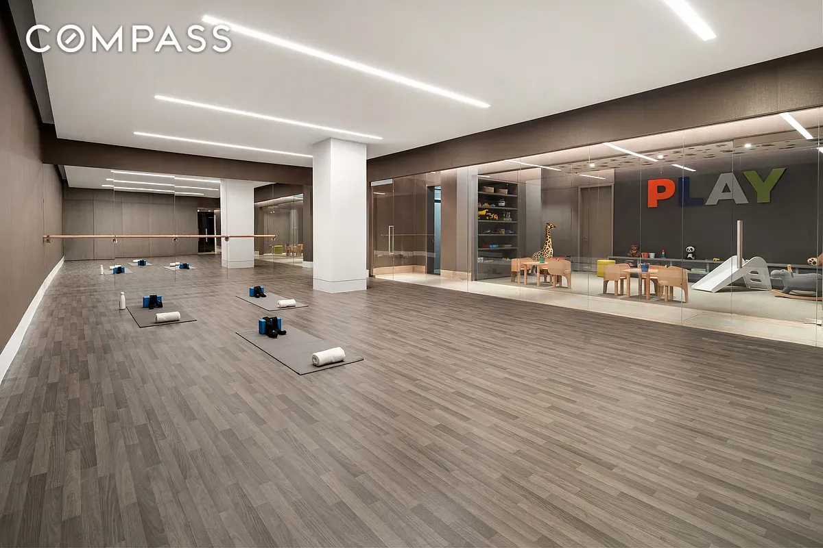 #13 photo, 49 Chambers Street, Tribeca , NY 10007