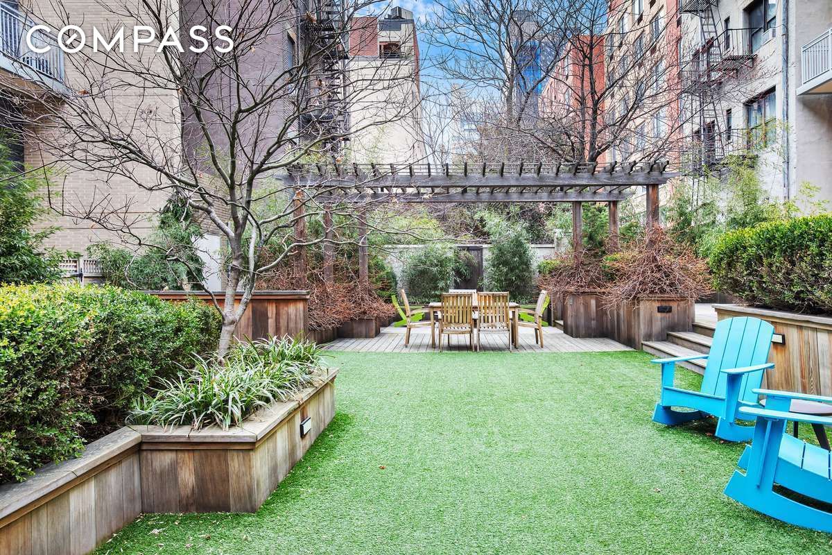 #10 photo, New York City, Hell's Kitchen , NY 10036