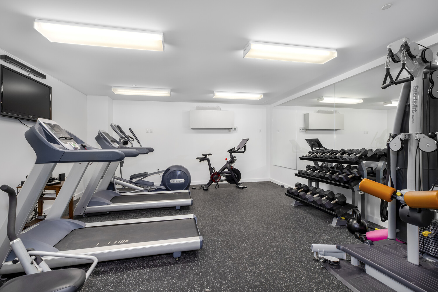 #8 photo, 317 E 111TH Street, East Harlem , NY 10035