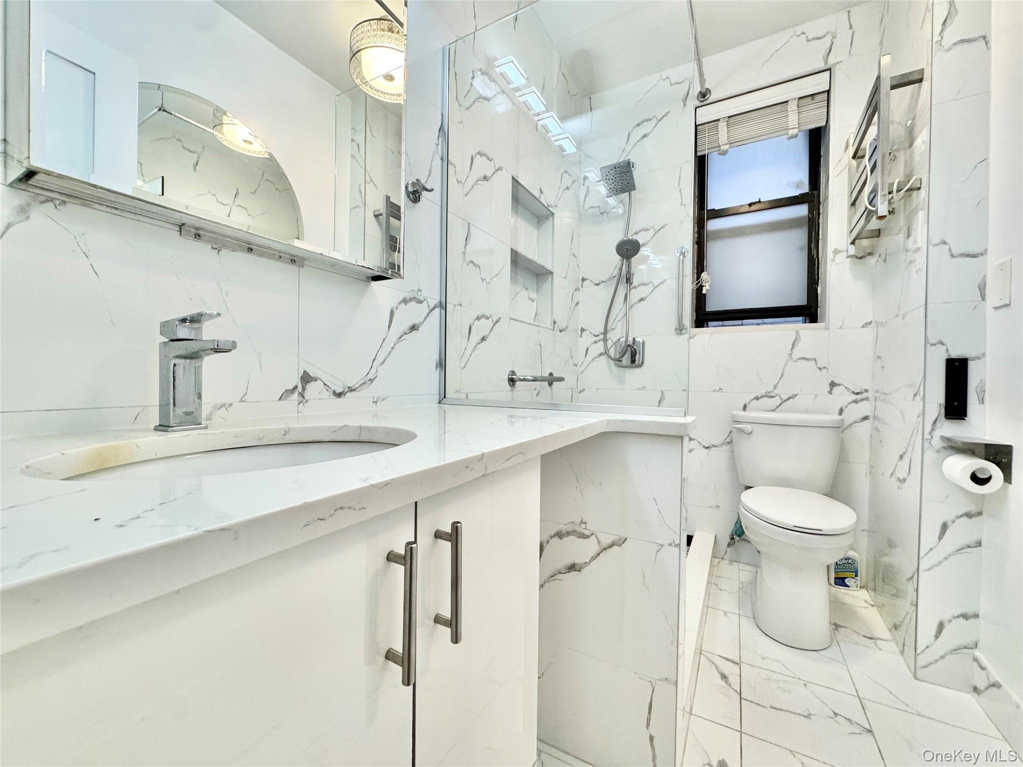 #5 photo, 225 Bennett Avenue, New York (Manhattan) , NY 10040