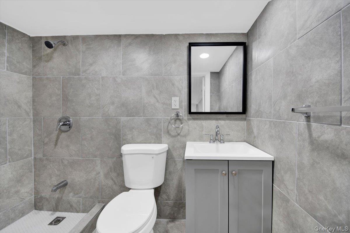 #14 photo, 2886 Randall Avenue, Bronx , NY 10465