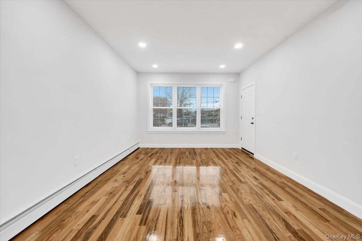 #7 photo, 2886 Randall Avenue, Bronx , NY 10465