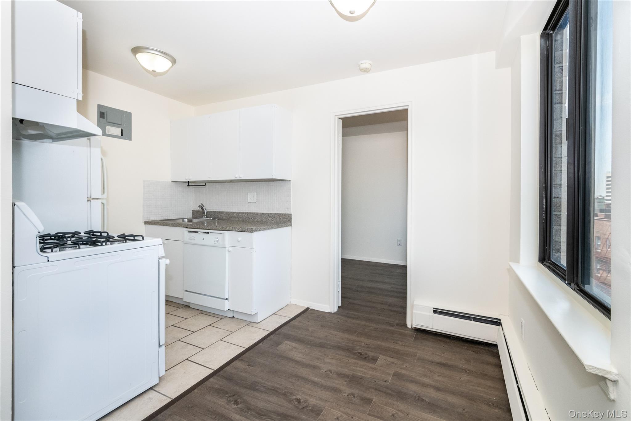 #9 photo, 7 Lake Street, White Plains , NY 10603