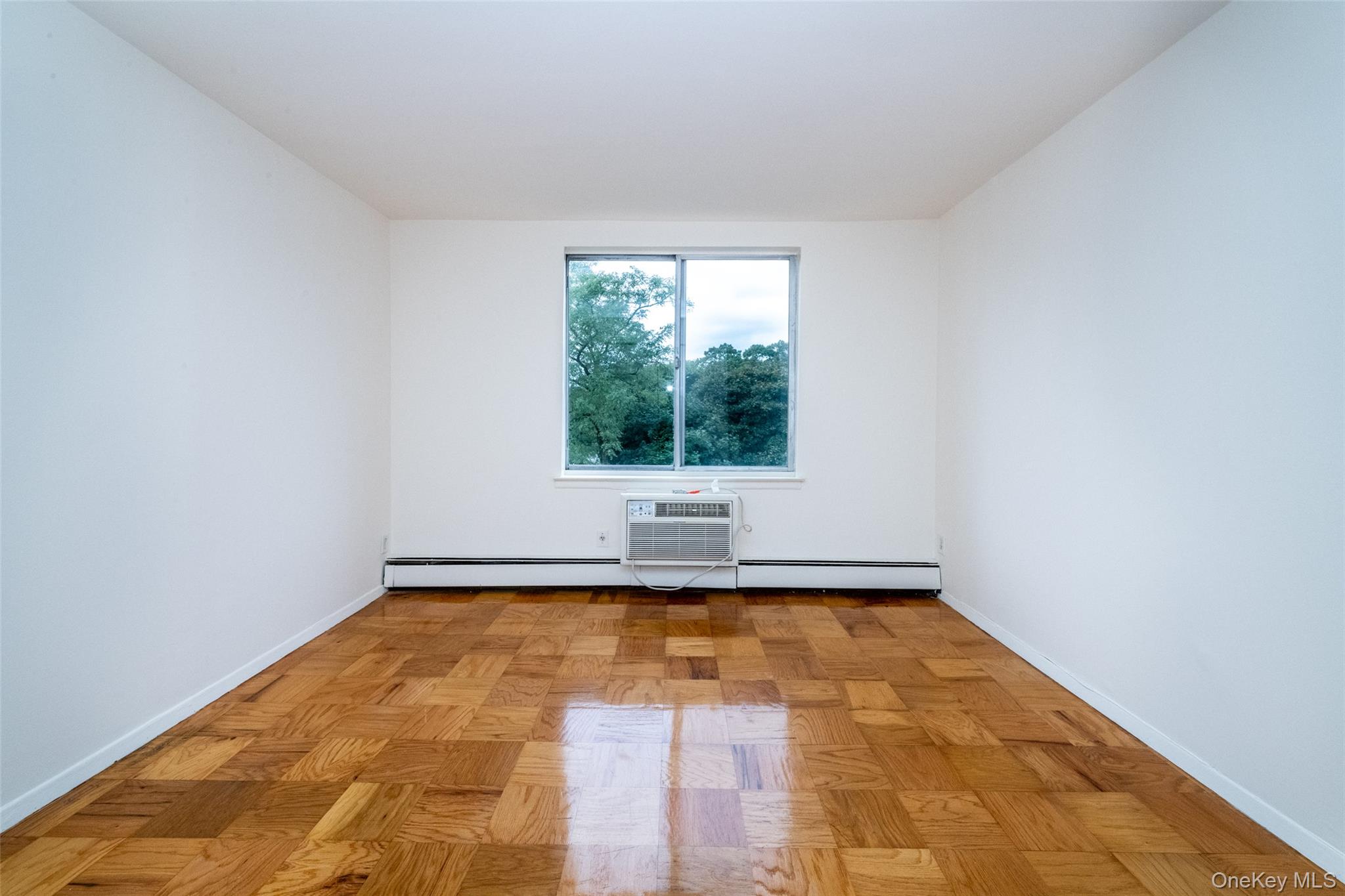 #4 photo, White Plains, White Plains , NY 10604