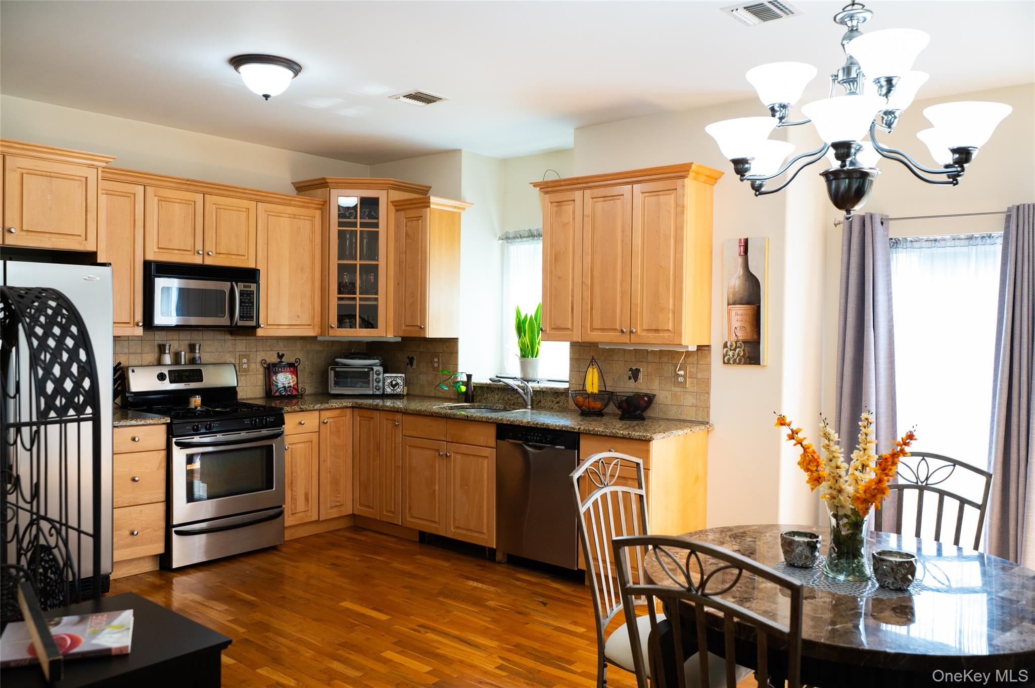 #7 photo, 7 Victorian Court, Milton , NY 12547