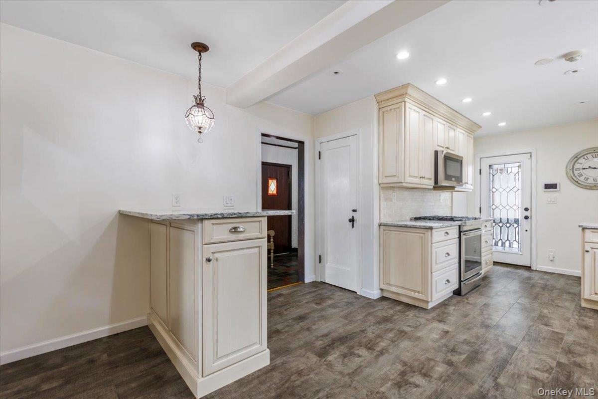 #15 photo, 212 Manhattan Avenue, Tuckahoe , NY 10707