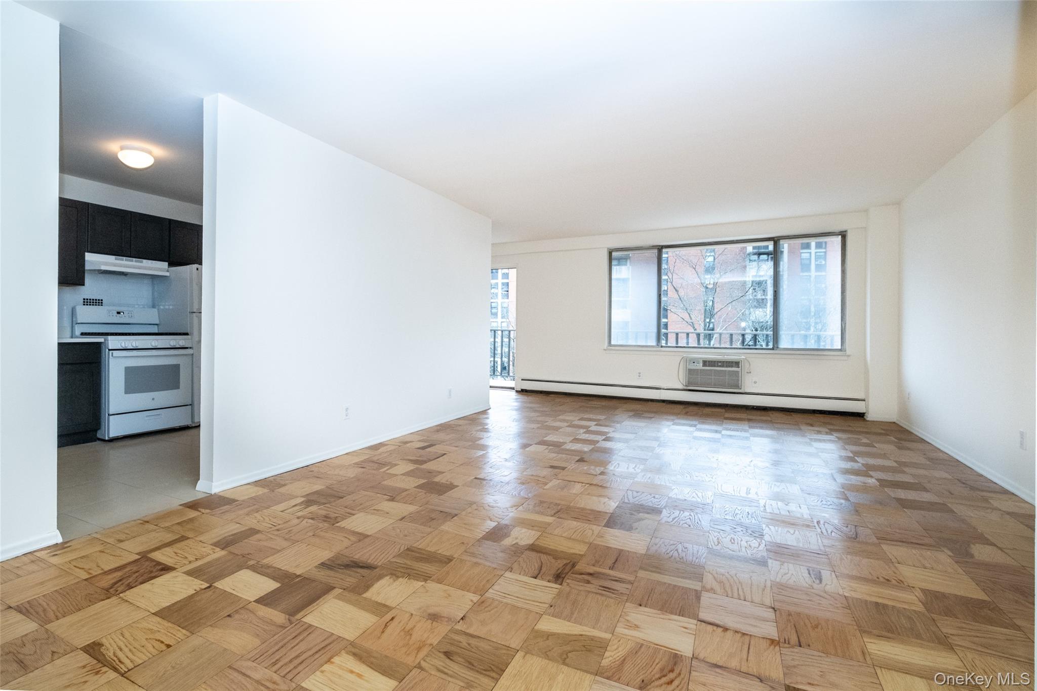 #15 photo, White Plains, White Plains , NY 10604