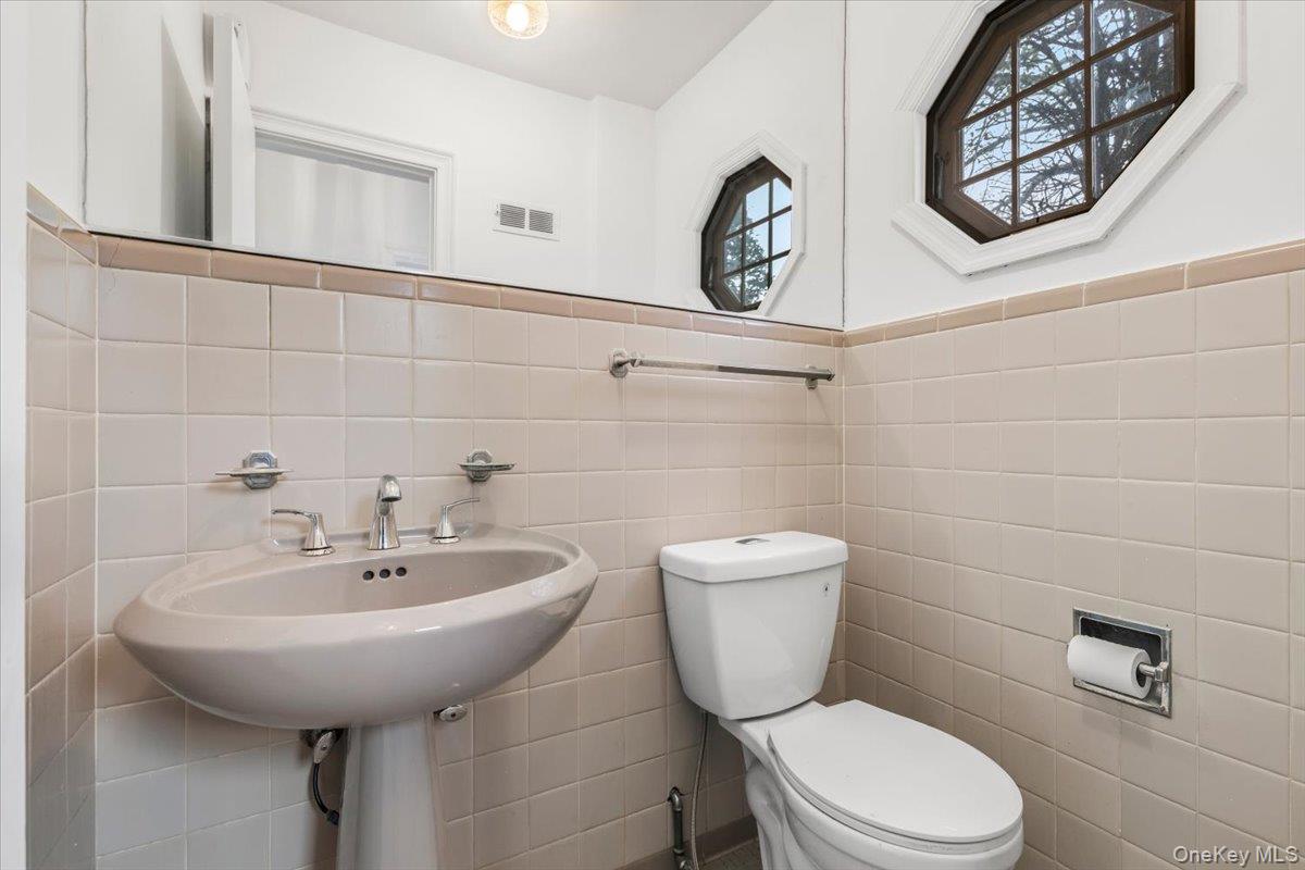 #17 photo, 55 Del Rey Drive, Mount Vernon , NY 10552