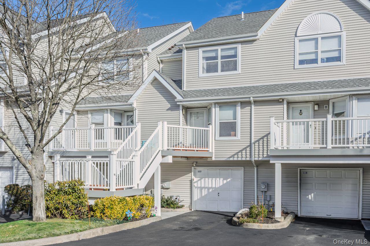 #1 photo, 117 Leeward Lane, Port Jefferson , NY 11777