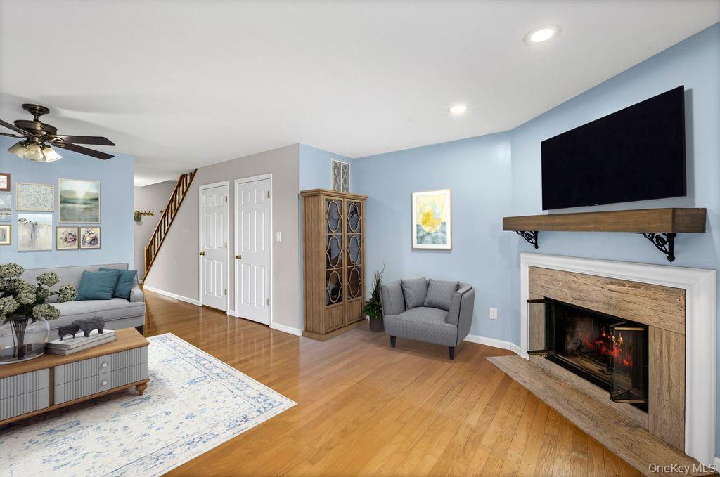 #11 photo, 117 Leeward Lane, Port Jefferson , NY 11777