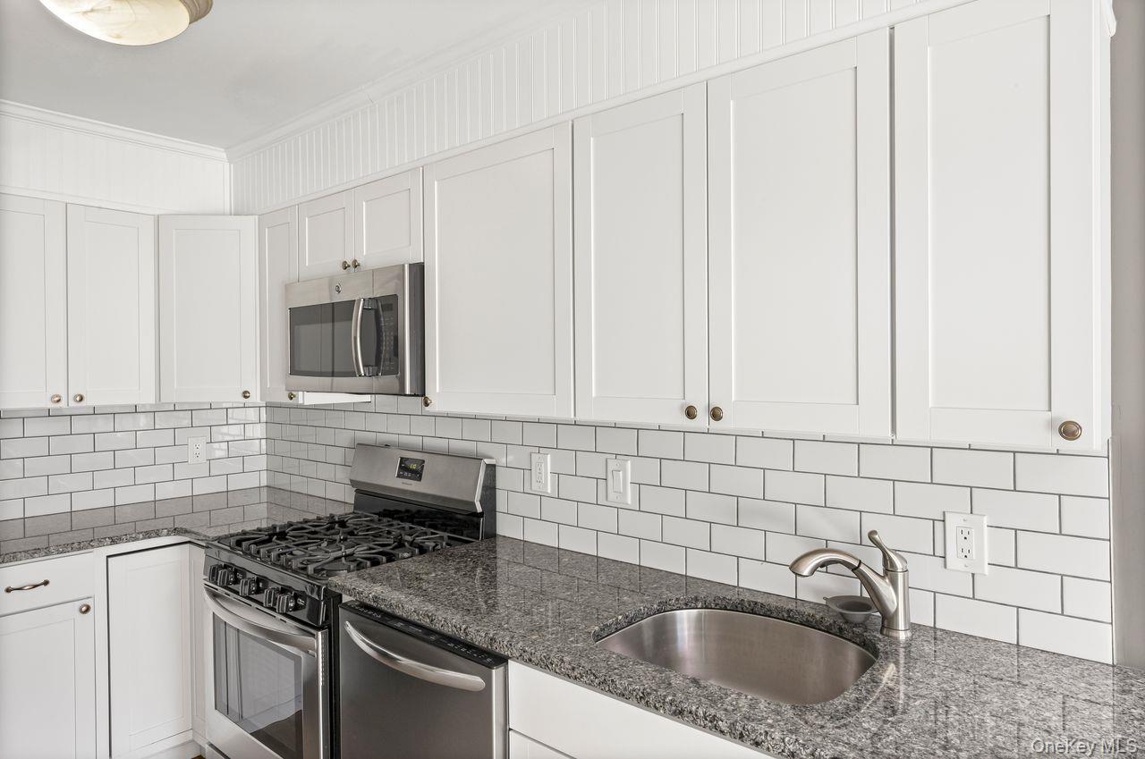 #8 photo, 117 Leeward Lane, Port Jefferson , NY 11777