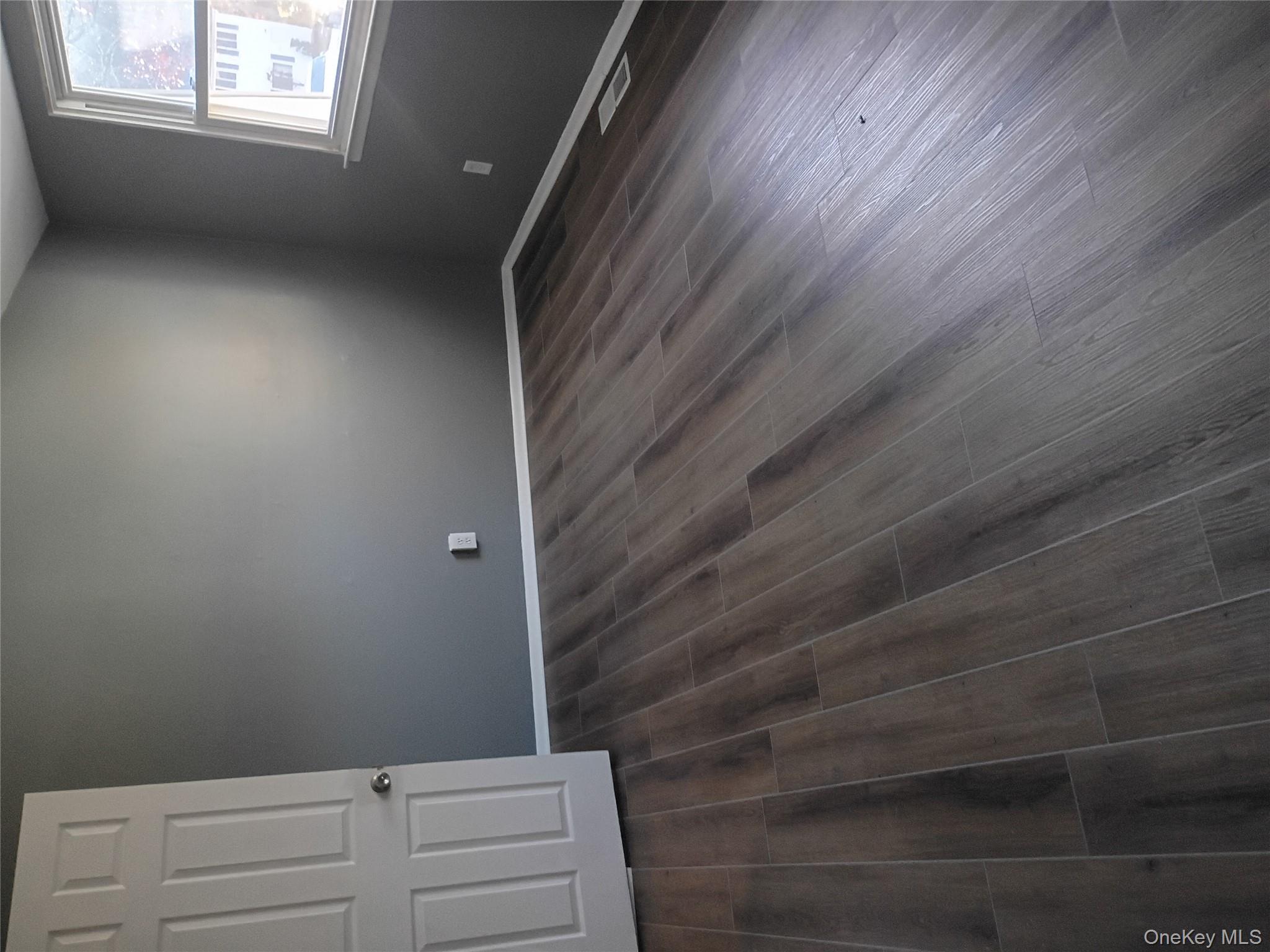 #12 photo, 56 Wooded Court, Саффолк ‖ Calverton , NY 11933