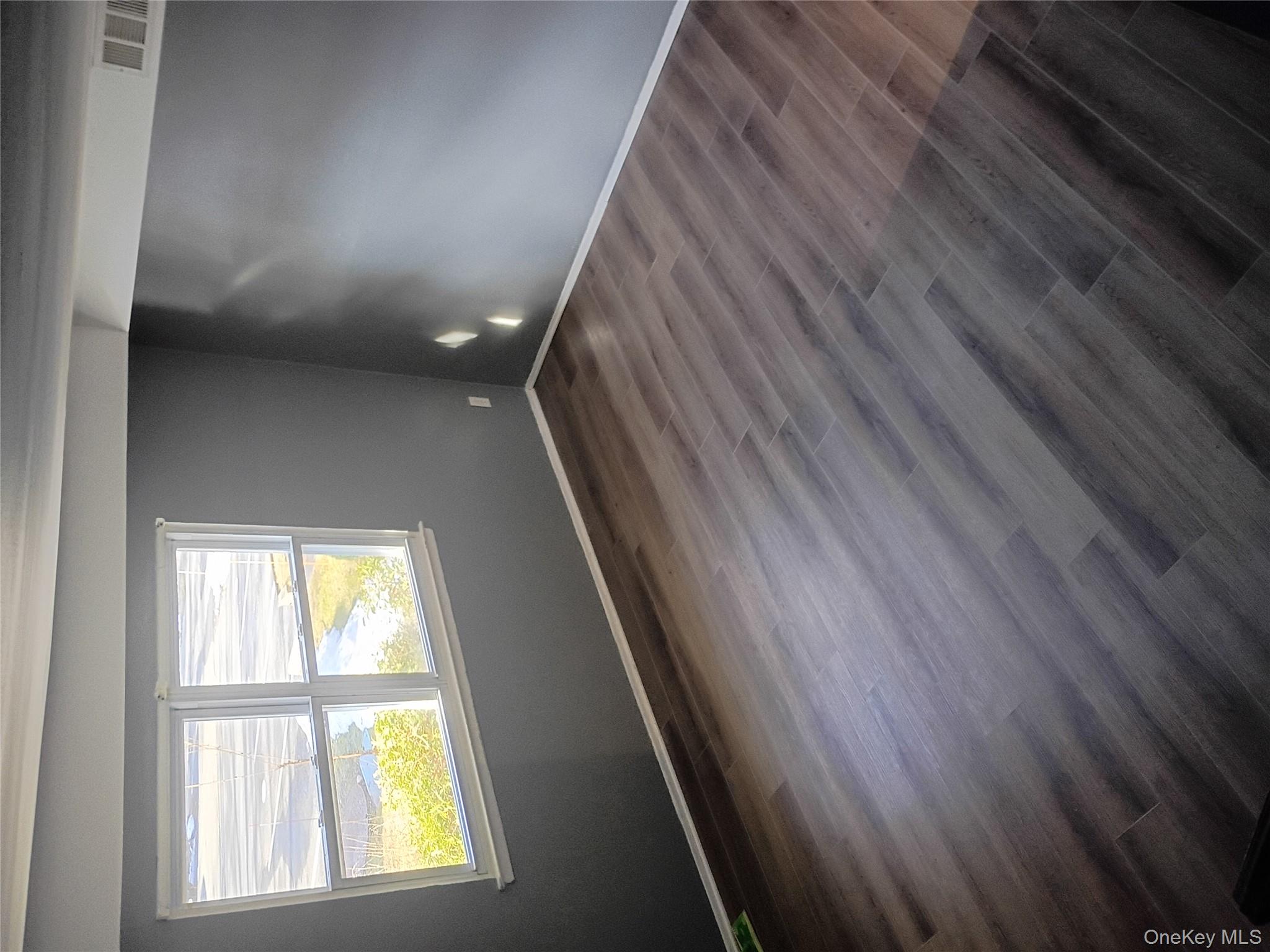 #13 photo, 56 Wooded Court, Саффолк ‖ Calverton , NY 11933