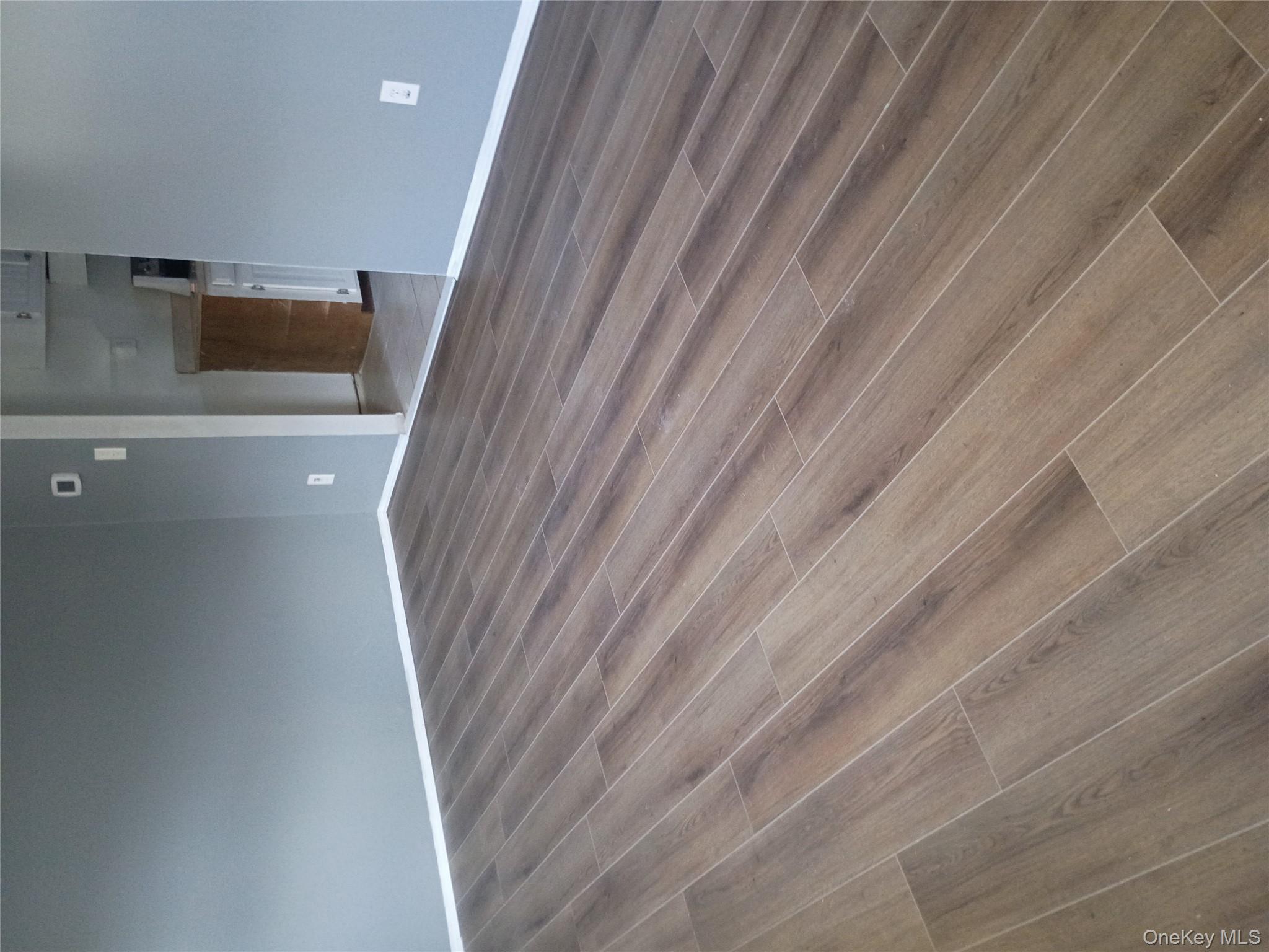 #3 photo, 56 Wooded Court, Саффолк ‖ Calverton , NY 11933