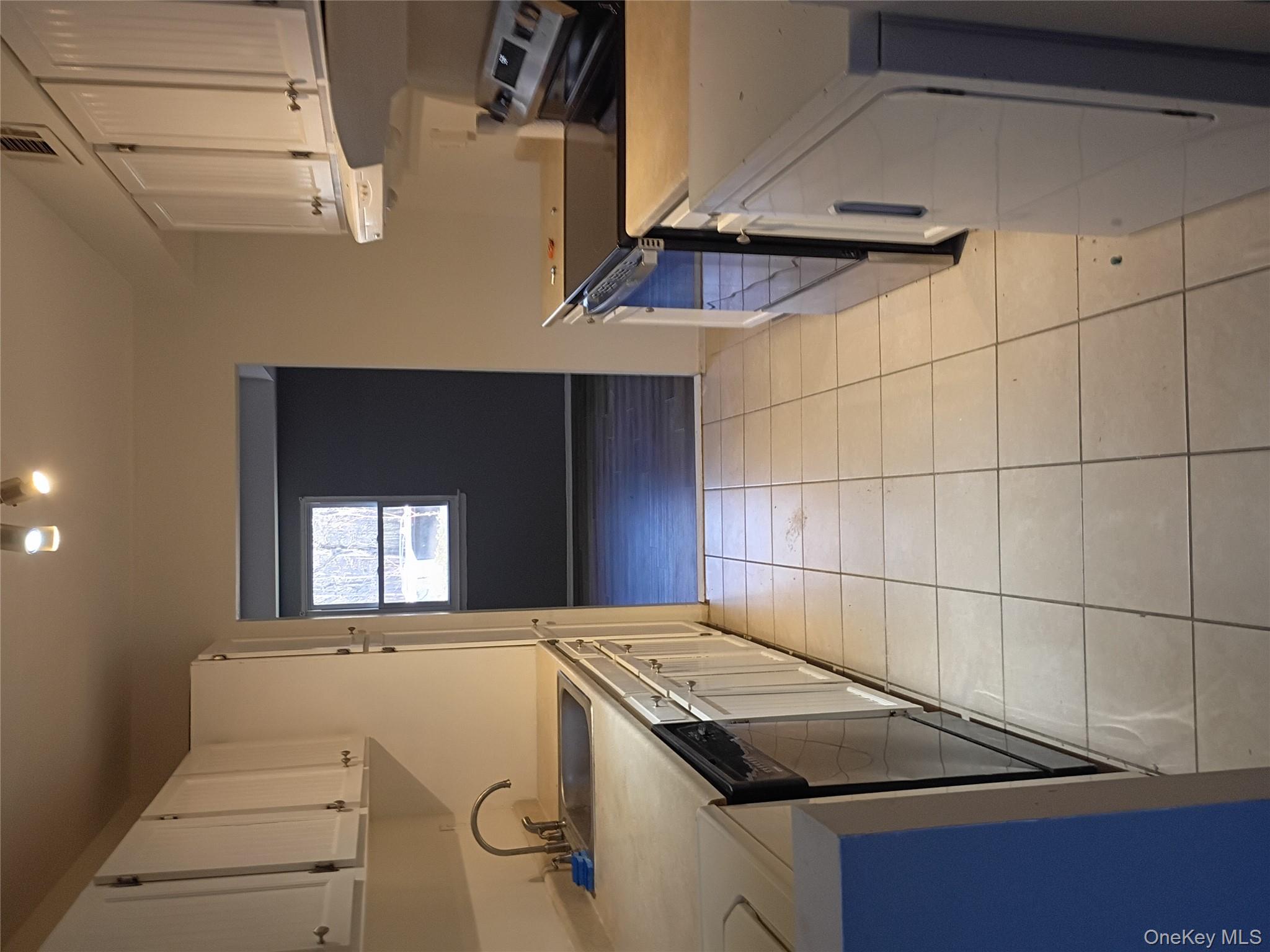 #8 photo, 56 Wooded Court, Саффолк ‖ Calverton , NY 11933