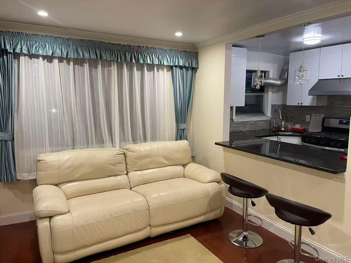 #1 photo, 13645 Jewel Avenue, קווינס Kew Garden Hills , NY 11367