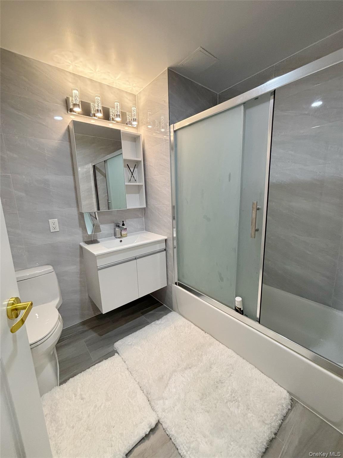 #12 photo, 70-65 Queens Boulevard, 皇后区 木边 Woodside , NY 11377