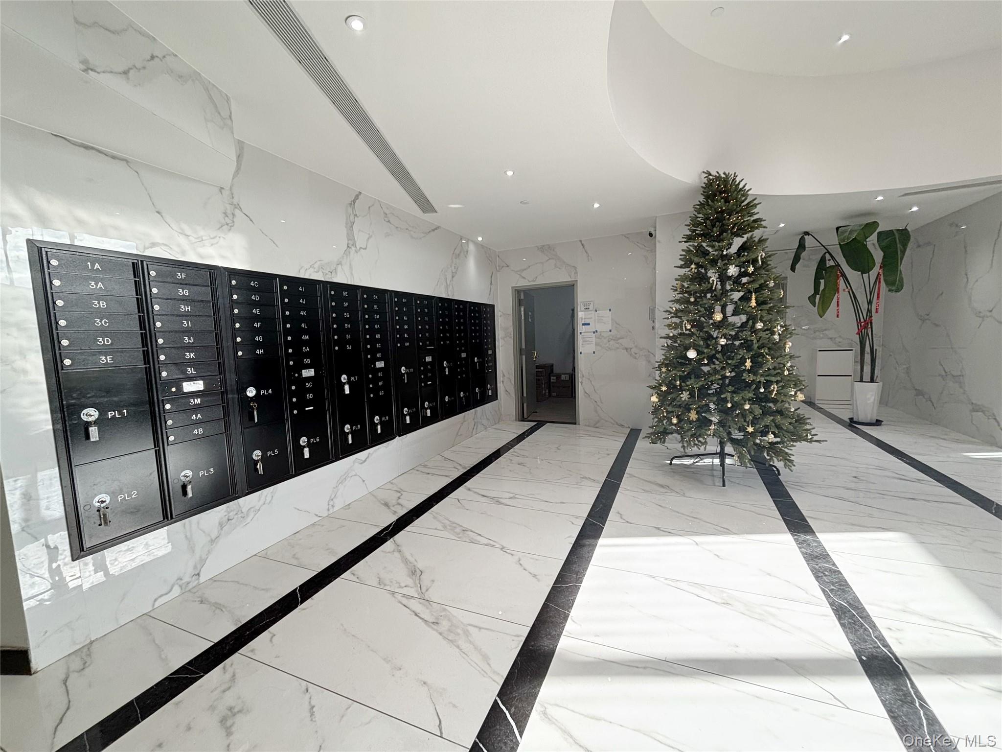 #3 photo, 70-65 Queens Boulevard, 皇后区 木边 Woodside , NY 11377