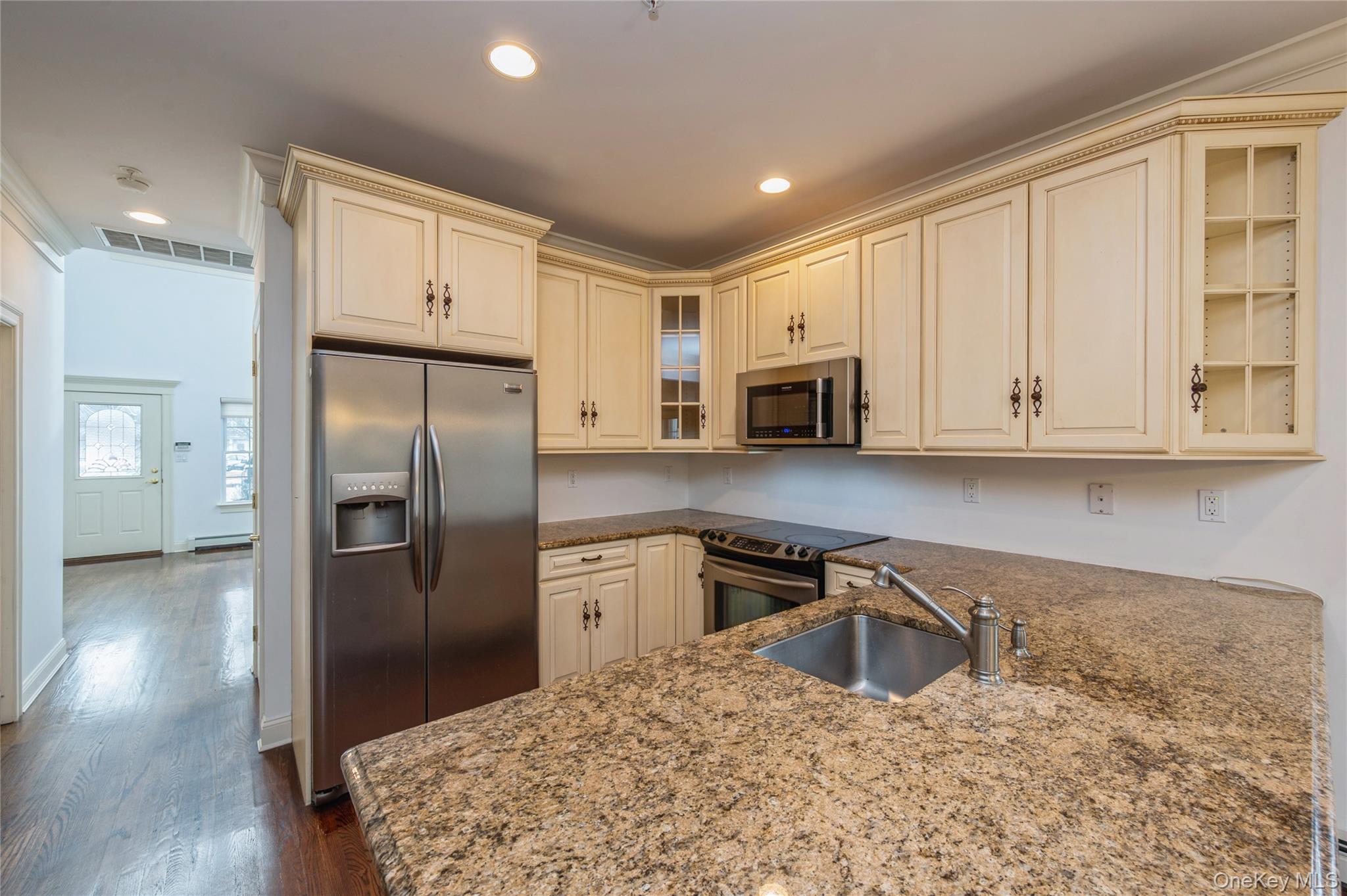 #10 photo, 22 Meadow Court, سوفولك Oakdale , NY 11769