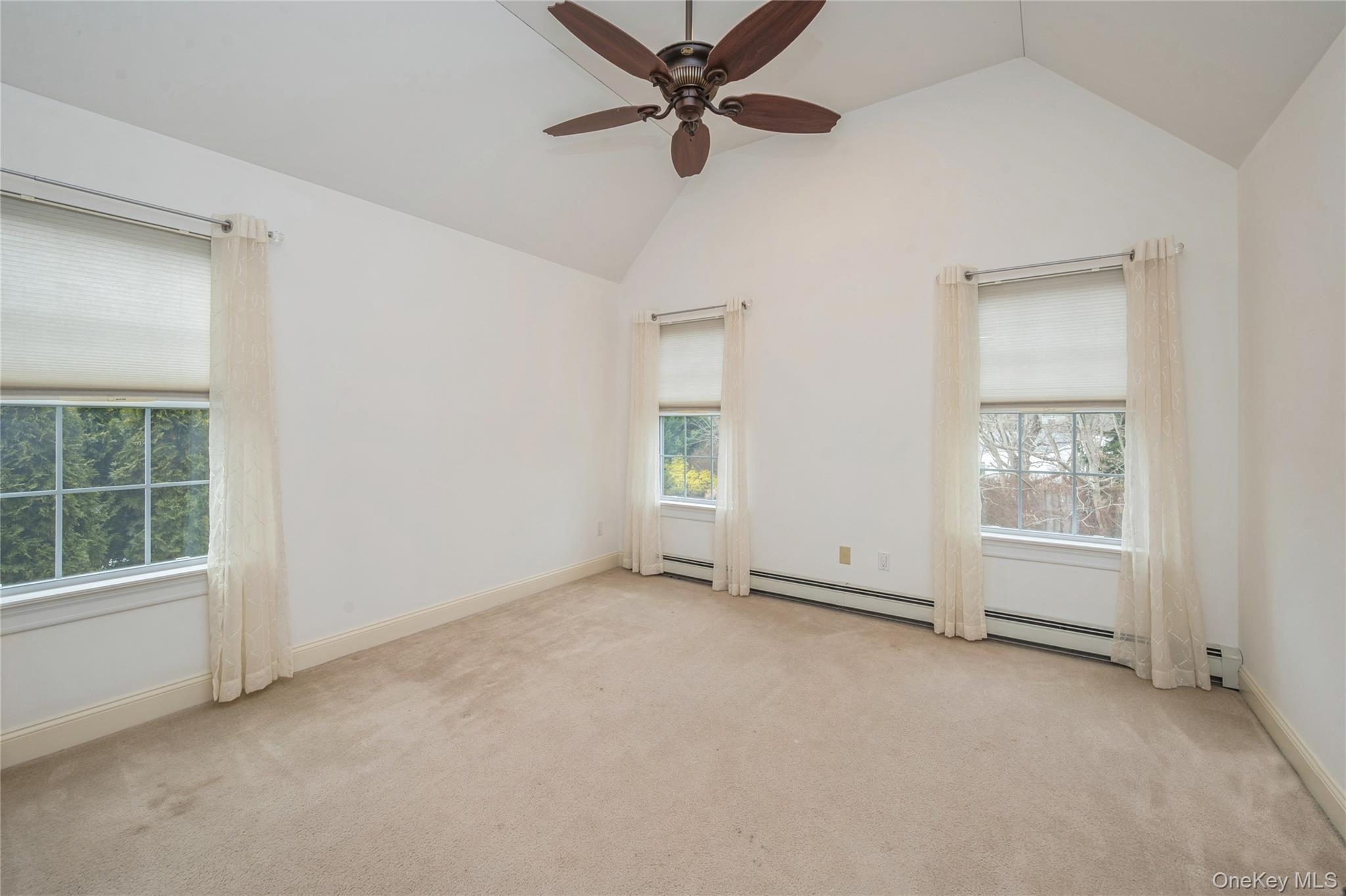 #20 photo, 22 Meadow Court, سوفولك Oakdale , NY 11769