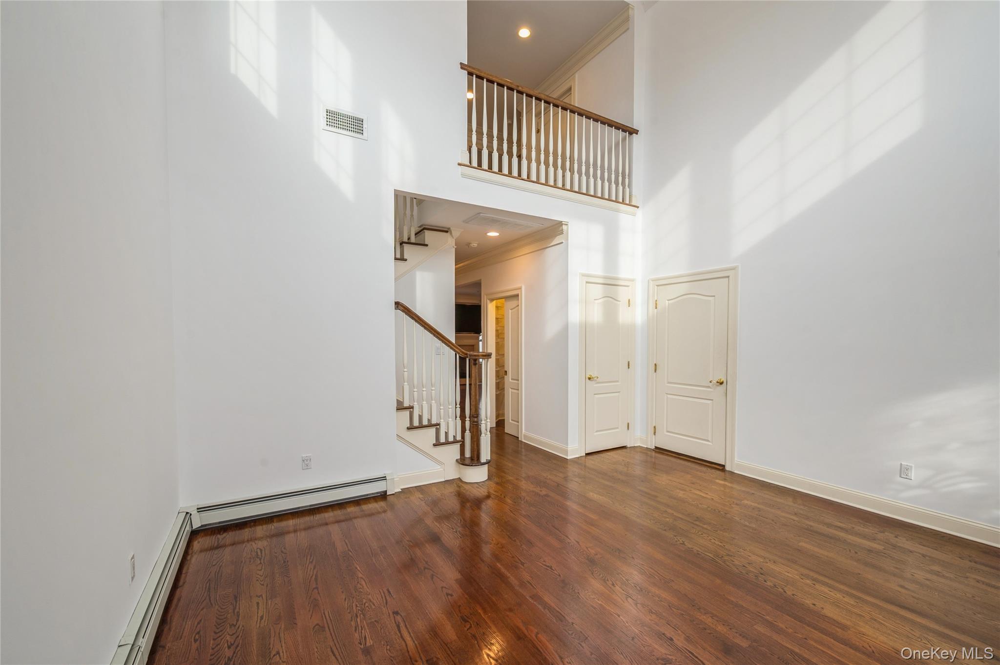 #4 photo, 22 Meadow Court, سوفولك Oakdale , NY 11769