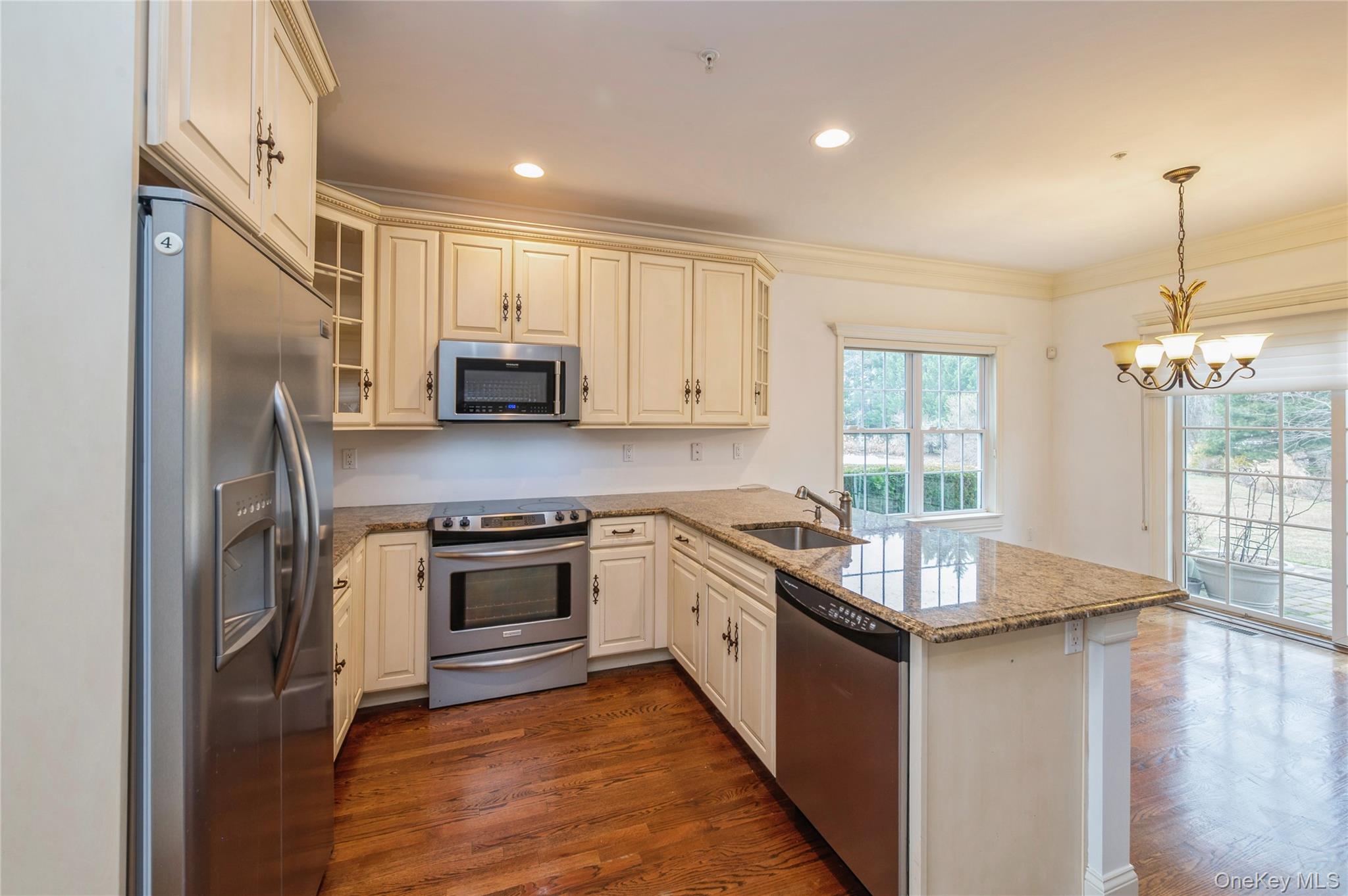 #6 photo, 22 Meadow Court, سوفولك Oakdale , NY 11769