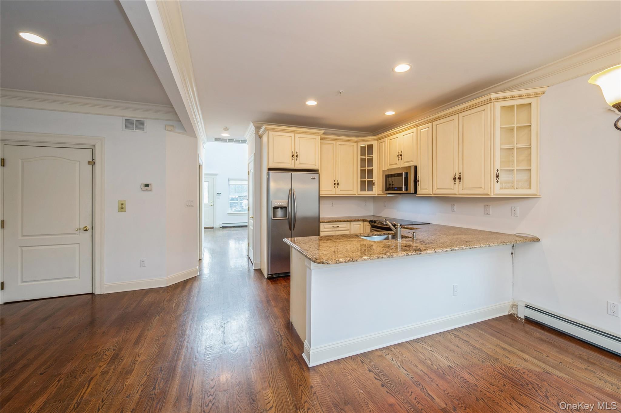 #9 photo, 22 Meadow Court, سوفولك Oakdale , NY 11769