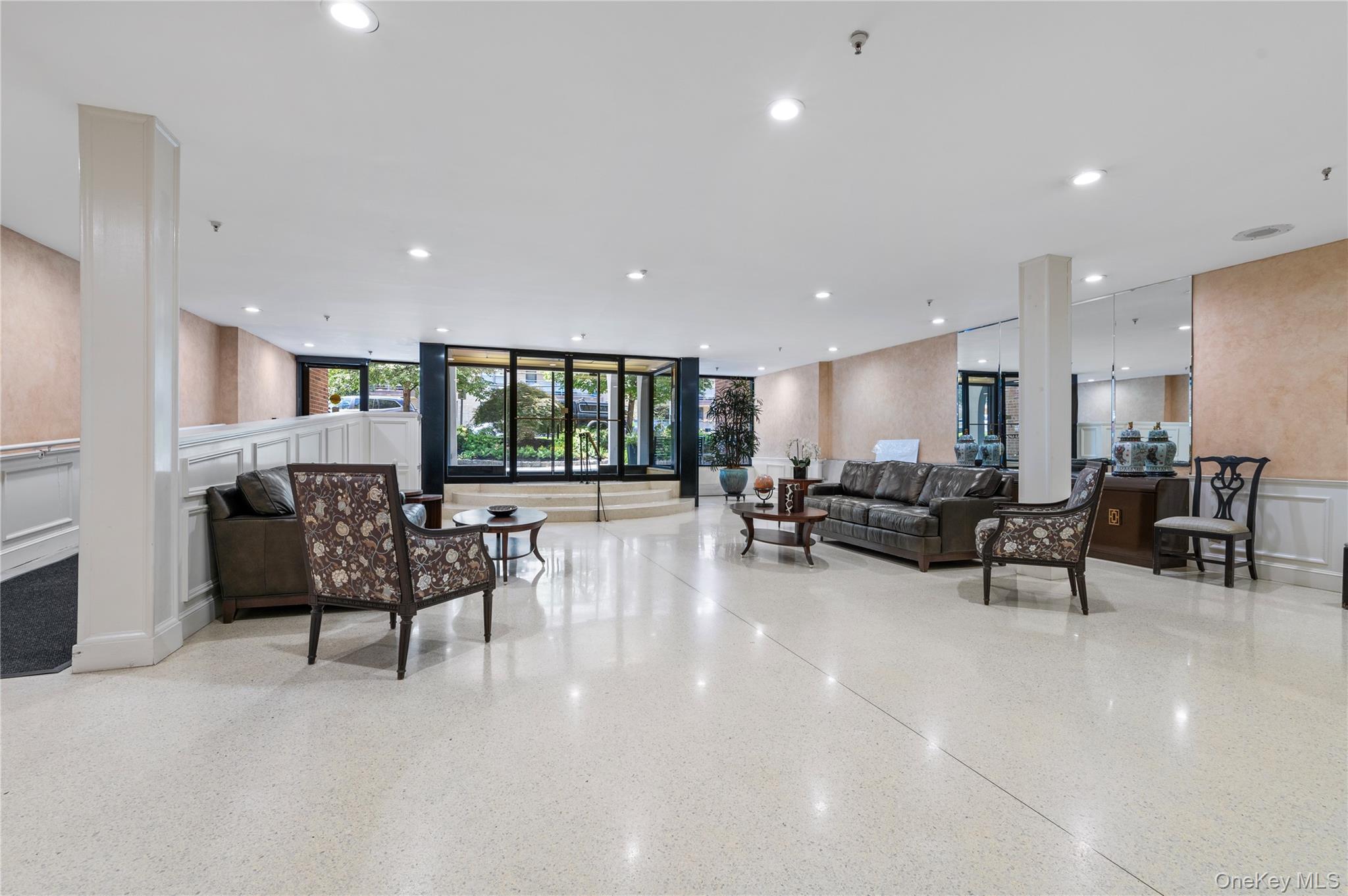 #2 photo, 25 Chapel Place, Great Neck , NY 11021