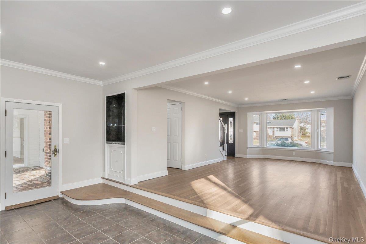 #8 photo, 20 Shirley Court, Commack , NY 11725