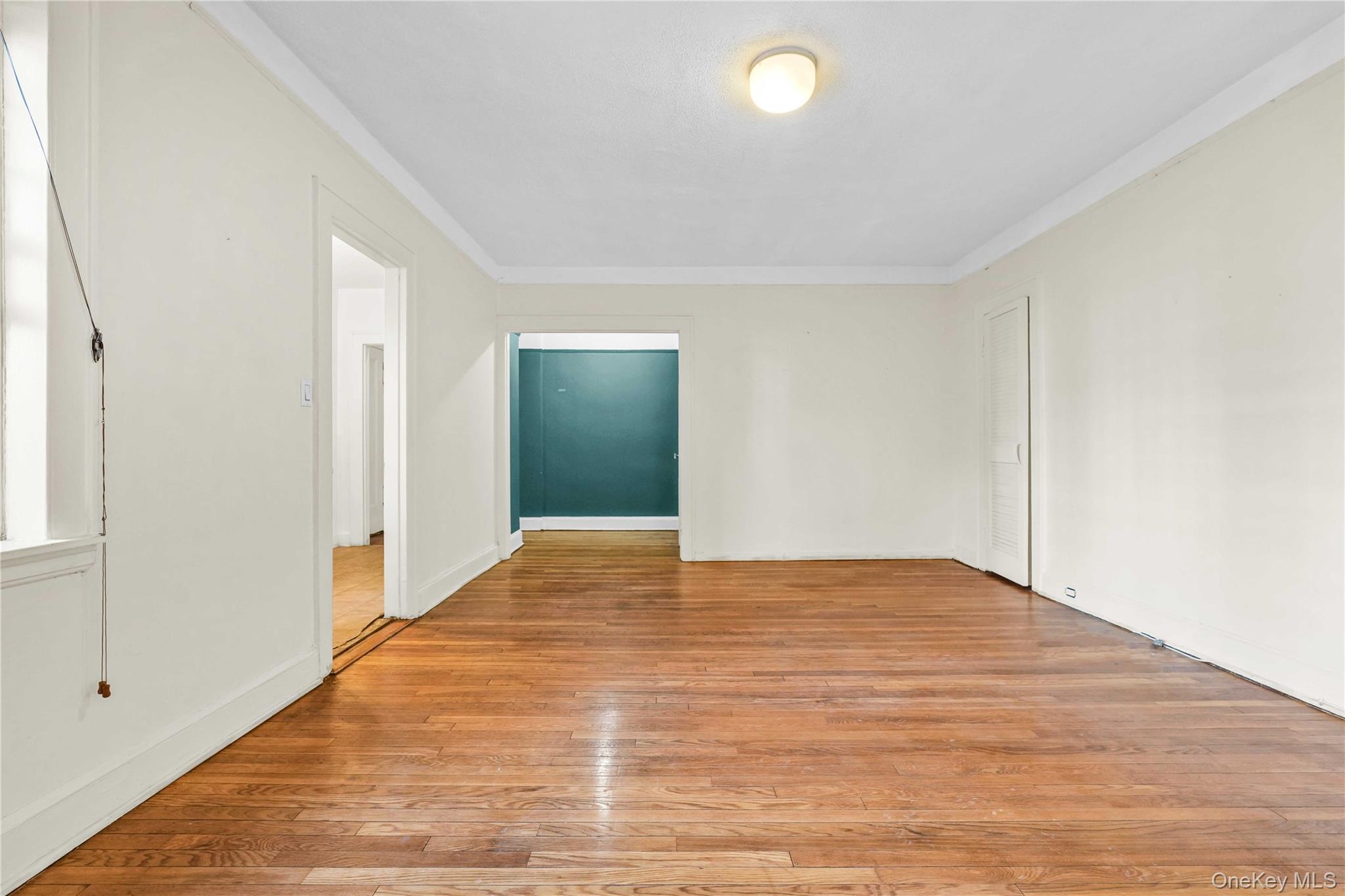 #5 photo, 68-30 Burns Street, Forest Hills , NY 11375