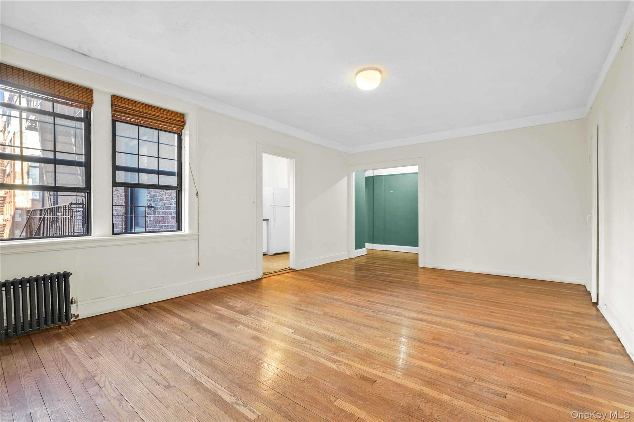 #6 photo, 68-30 Burns Street, Forest Hills , NY 11375