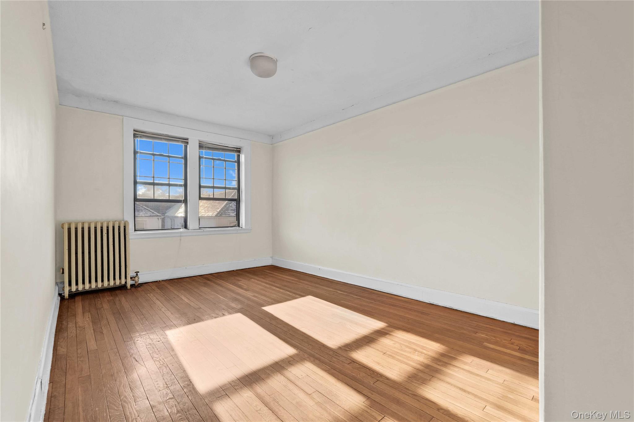 #9 photo, 68-30 Burns Street, Forest Hills , NY 11375