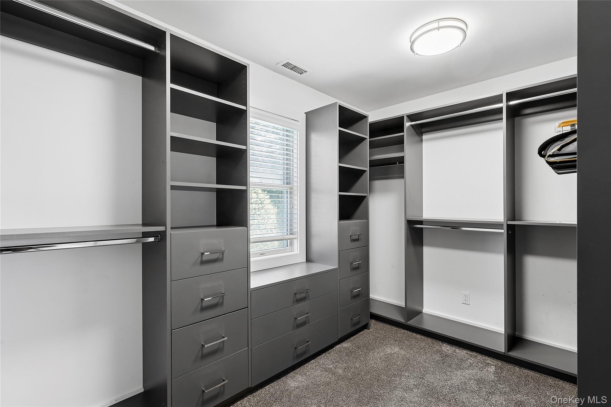 #10 photo, 31 Highland Road, Southampton , NY 11968