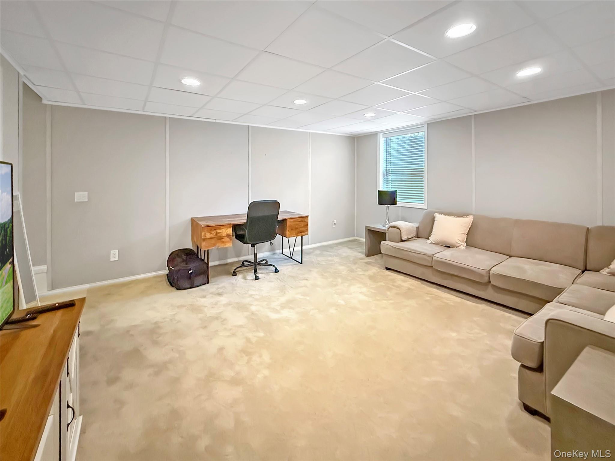 #14 photo, 31 Highland Road, Southampton , NY 11968