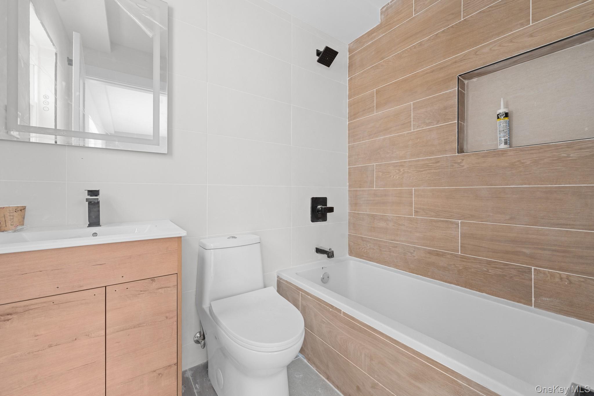 #7 photo, 2217 Seymour Avenue, Bronx , NY 10469