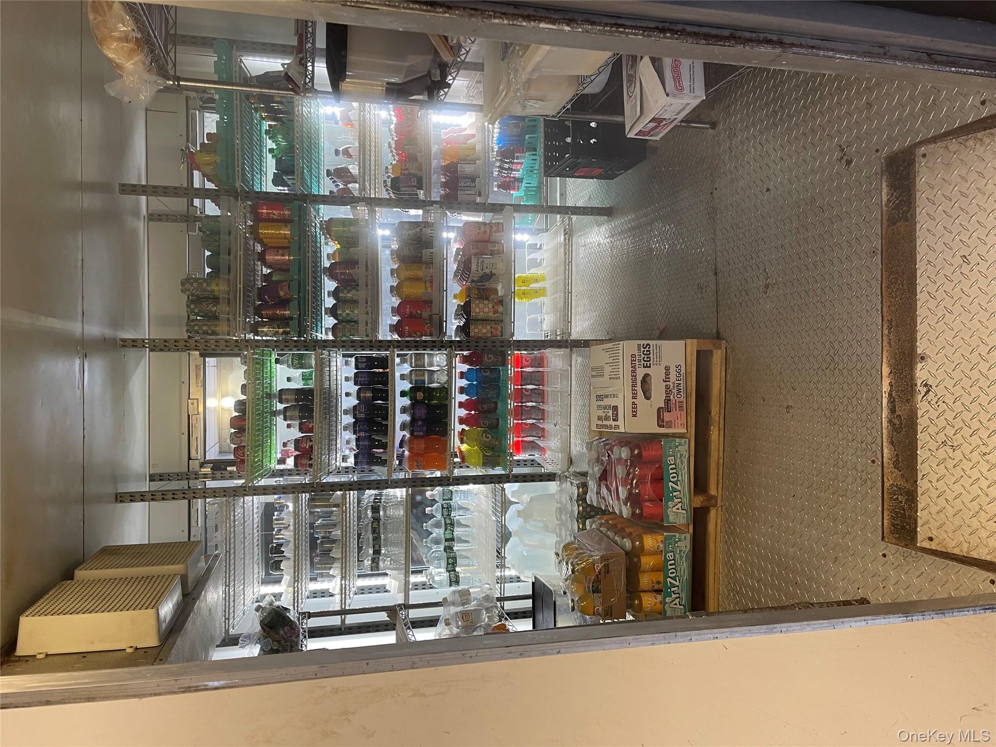 #11 photo, 173-189 Merrick Road, 东长岛 Amity Harbor , NY 11701